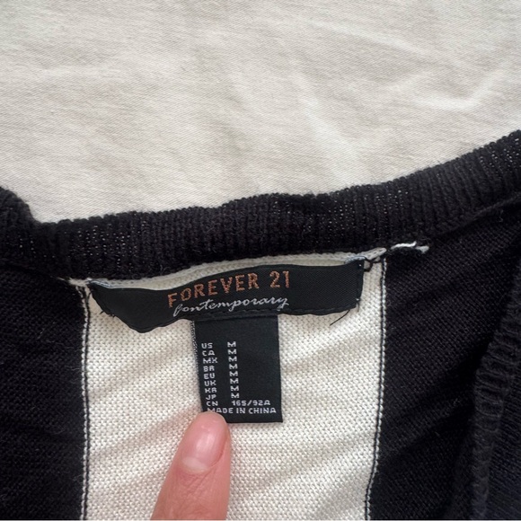 Black and White Knit Wrap Top - Picture 2 of 4